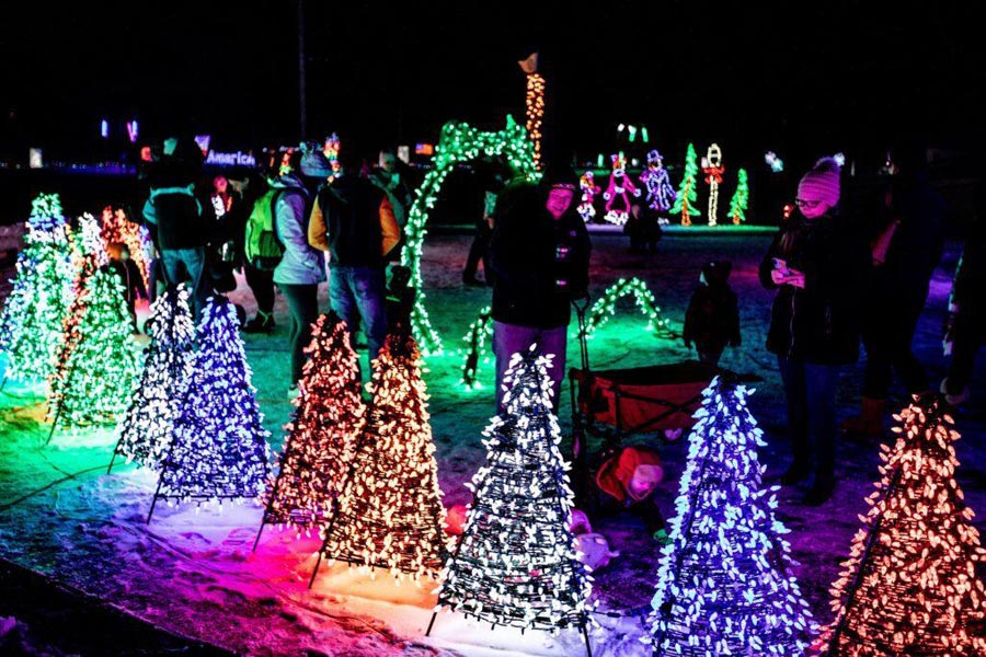 Yuletide in Wisconsin - Image 2