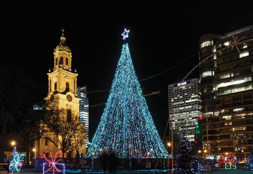 Yuletide in Wisconsin - Image 14