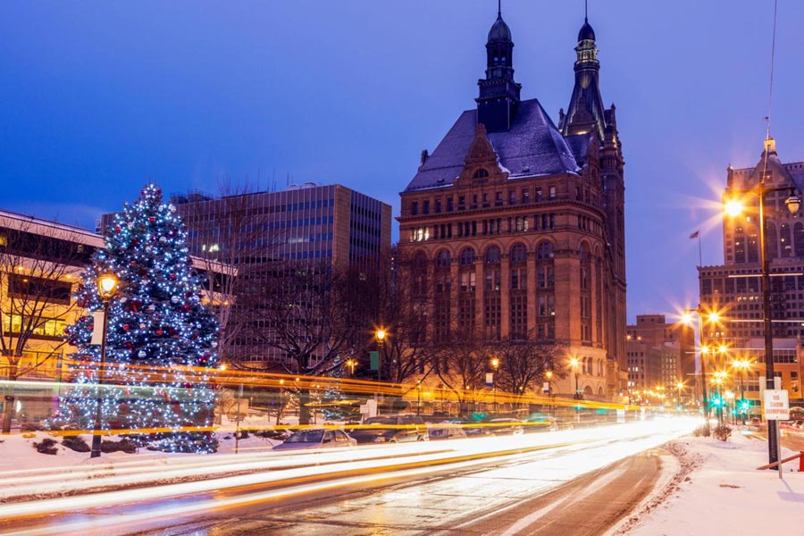 Yuletide in Wisconsin - Image 9