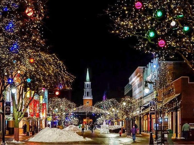 Yuletide in Wisconsin - Image 8